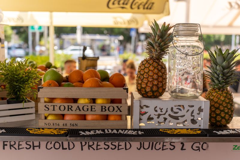 Fresh pressed juices and lemonade for events
