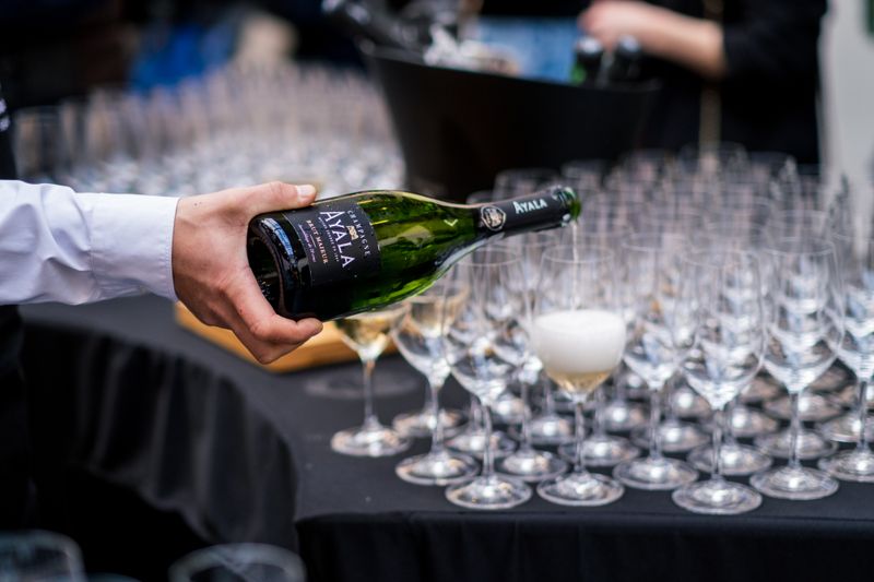 Sparkling water and still water service for events